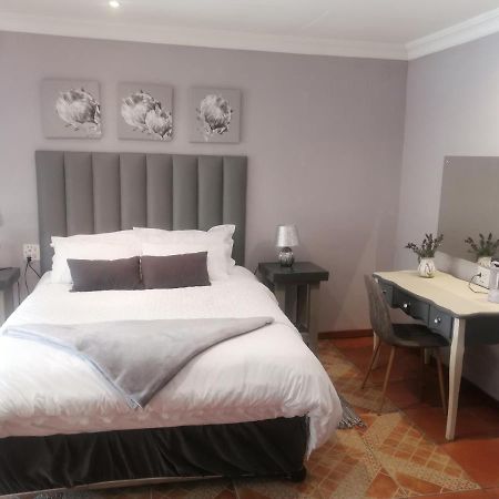 The Pheasant Appartement Boksburg Buitenkant foto
