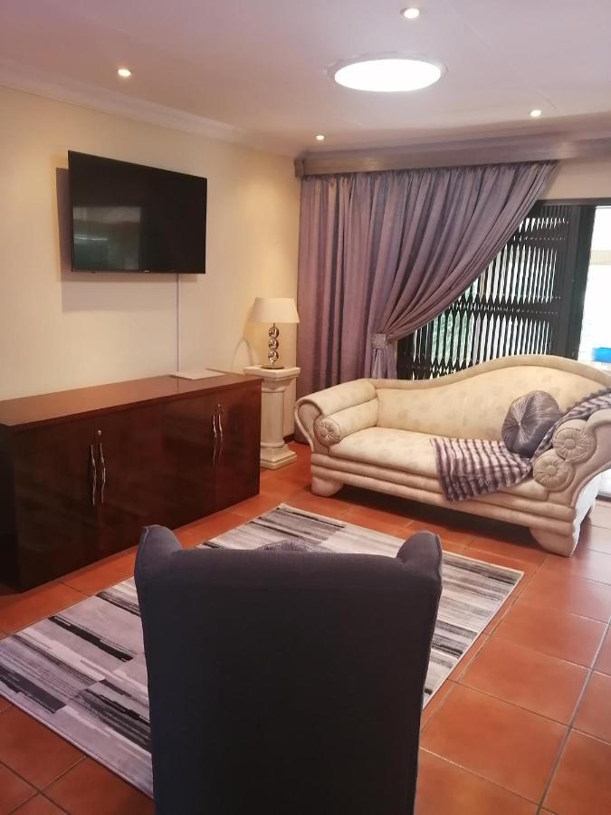 The Pheasant Appartement Boksburg Buitenkant foto